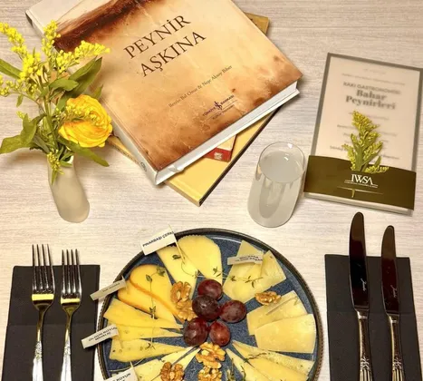 Rakı Gastronomisi: Bahar Peynirleri