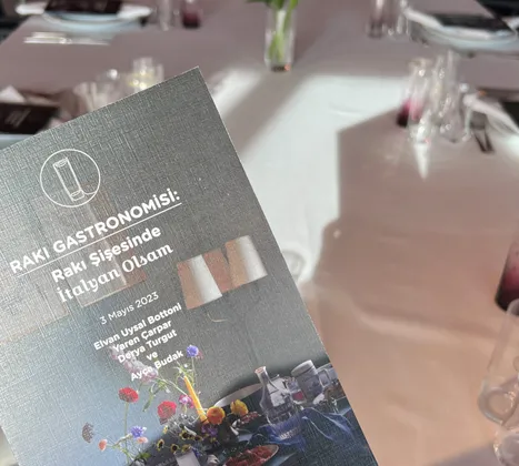 Rakı Gastronomisi: Rakı Şişesinde İtalyan Olsam