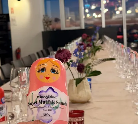 Wine & Dine: Sovyet Mutfak Sanatı