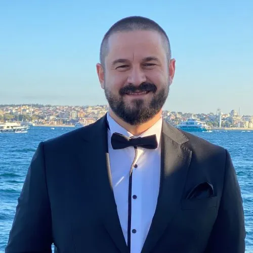 Distile İçki Uzmanı ve Viski Eğitmeni