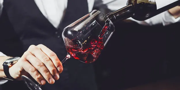 Sommelier Yazılır, So-möl-ye Okunur...